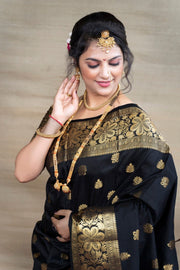 Women's Trendy Floral Jacquard Design Soft Silk Saree With Blouse