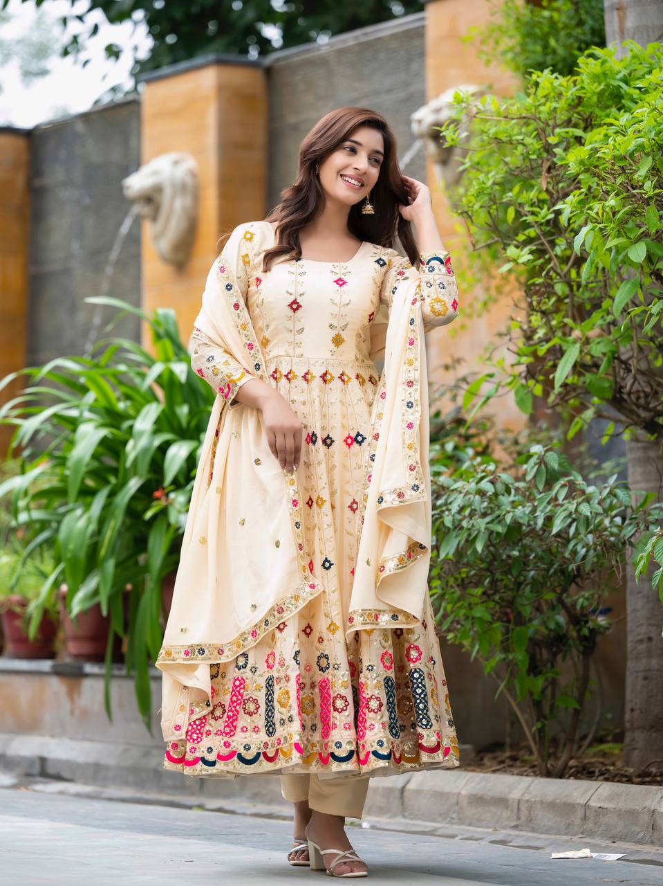 PREMIUM & LUXURIOUS DESIGNER READYMADE ANARKALI SUIT