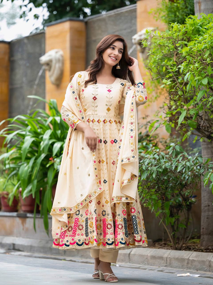 PREMIUM & LUXURIOUS DESIGNER READYMADE ANARKALI SUIT