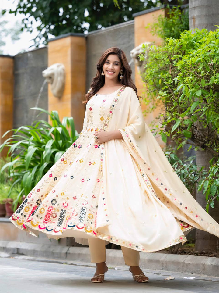PREMIUM & LUXURIOUS DESIGNER READYMADE ANARKALI SUIT