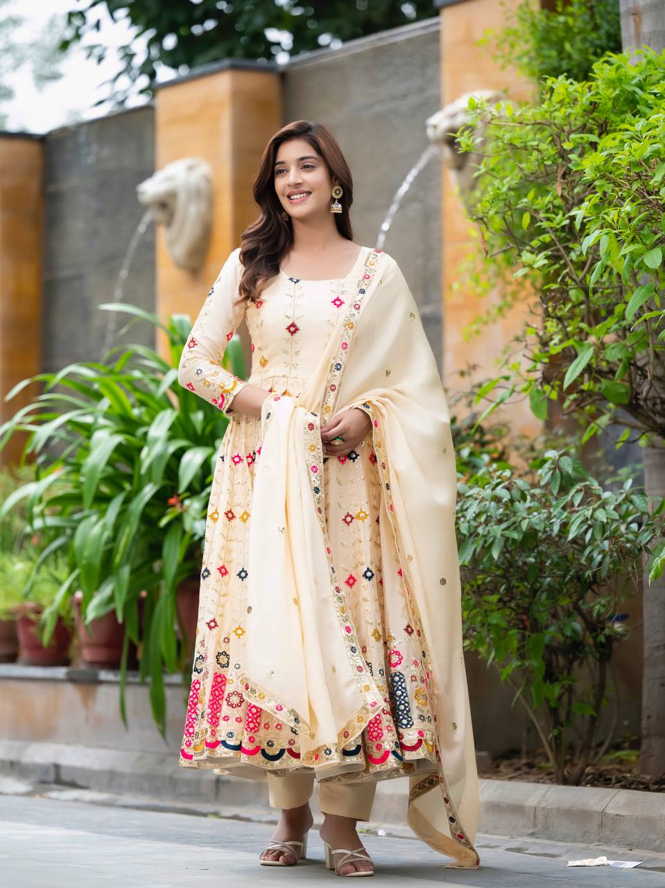 PREMIUM & LUXURIOUS DESIGNER READYMADE ANARKALI SUIT
