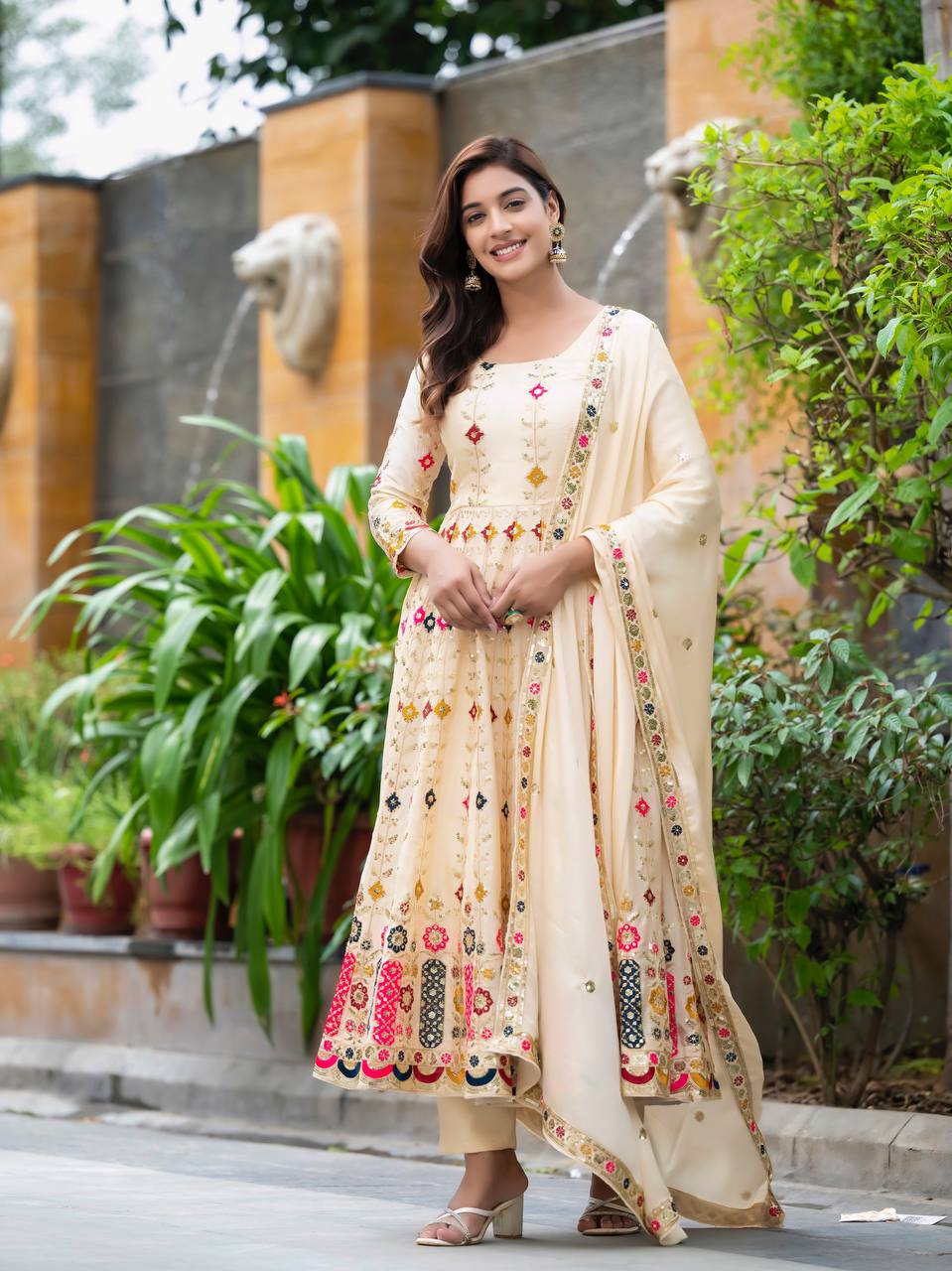 PREMIUM & LUXURIOUS DESIGNER READYMADE ANARKALI SUIT