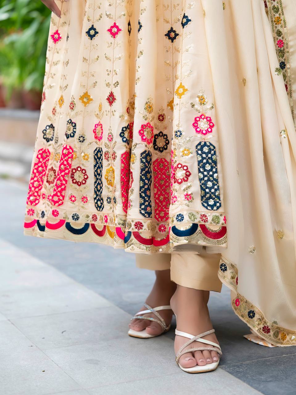 PREMIUM & LUXURIOUS DESIGNER READYMADE ANARKALI SUIT