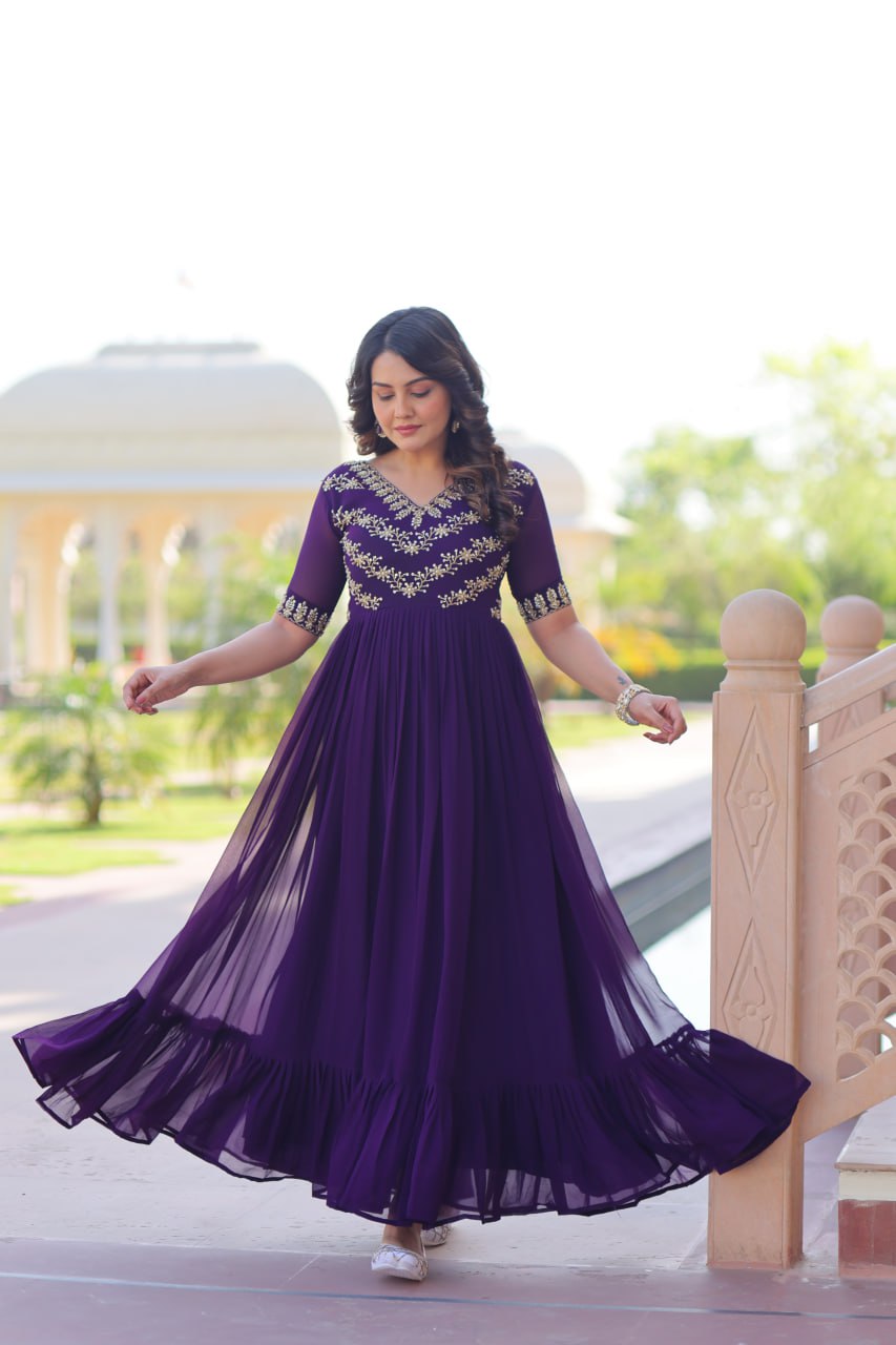 Desinger Puprle anarakli Gown
