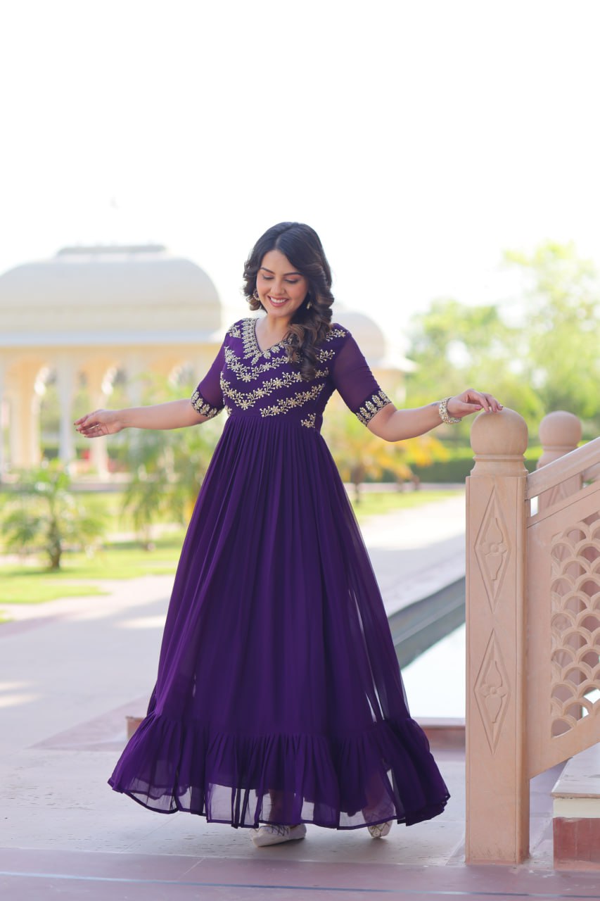 Desinger Puprle anarakli Gown