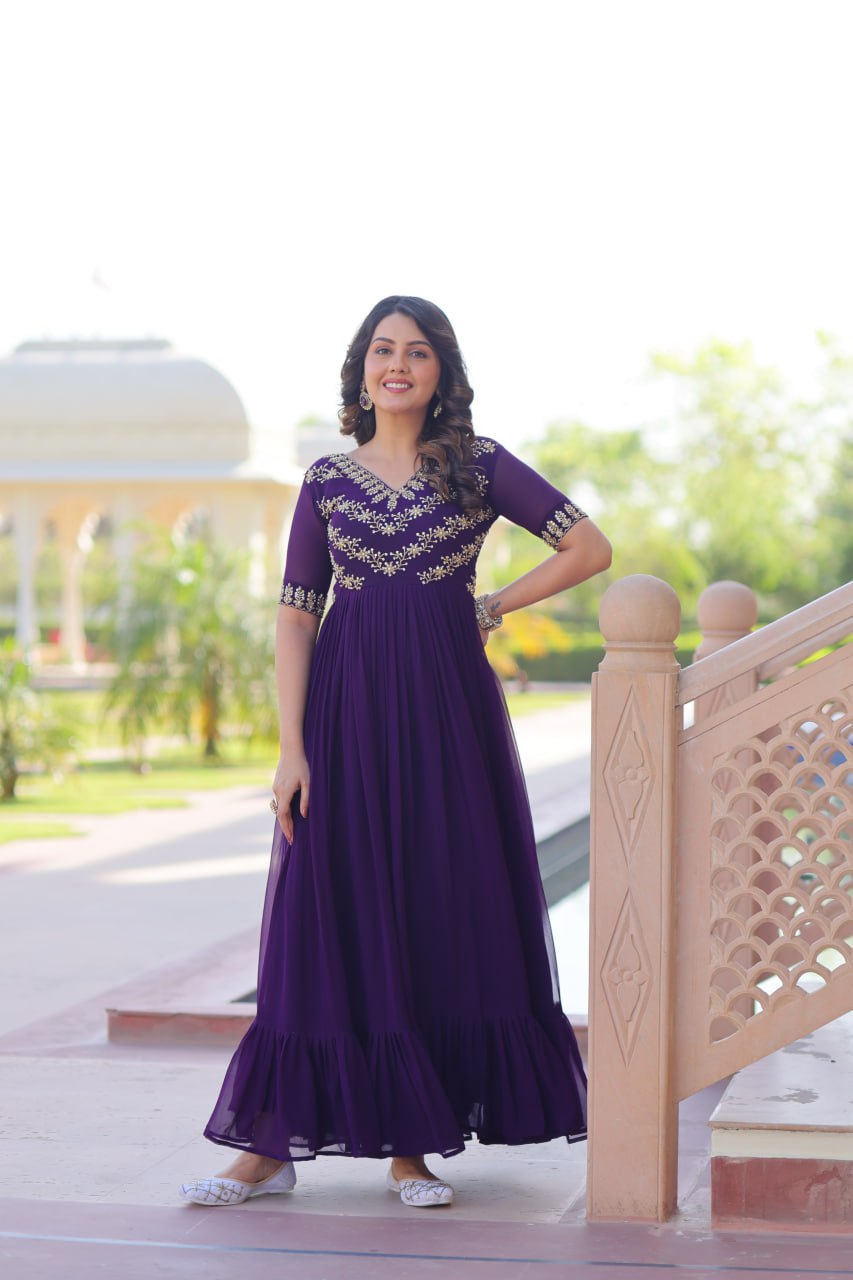 Desinger Puprle anarakli Gown
