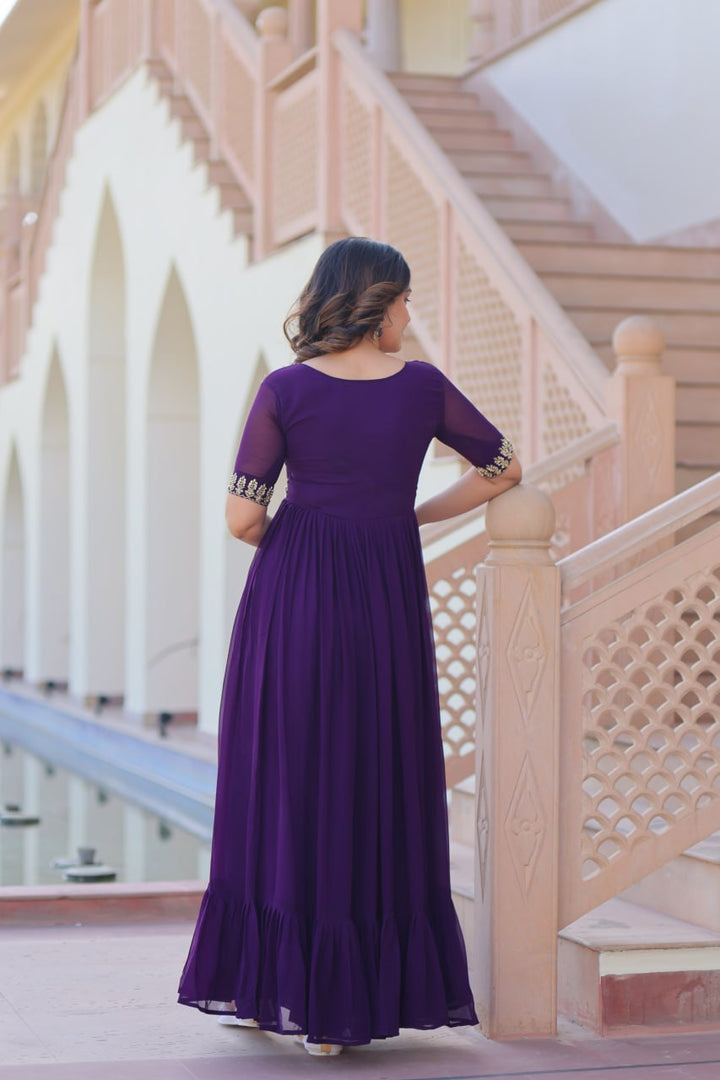 Desinger Puprle anarakli Gown