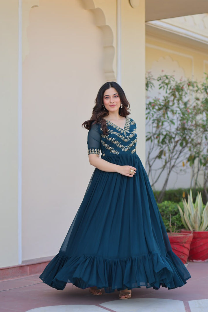 Desinger anarakli Gown