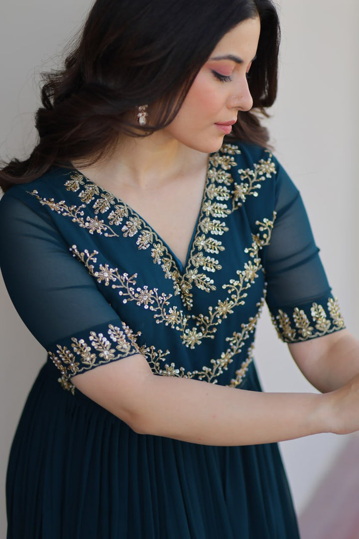 Desinger anarakli Gown