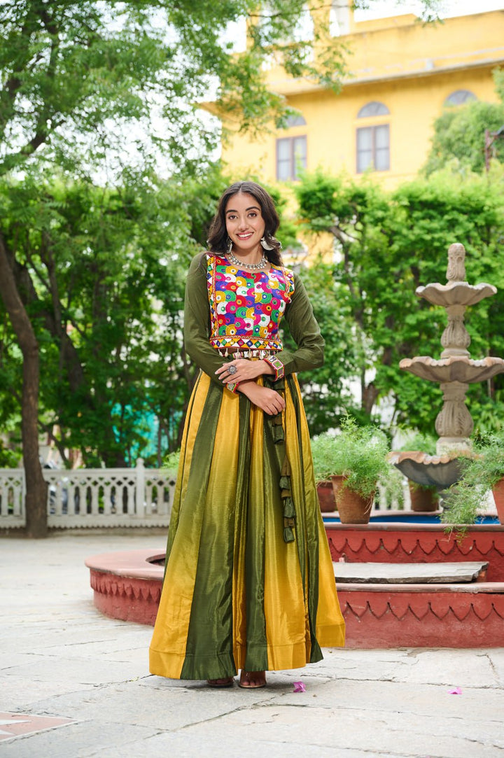 navaratri Chinnon Lahengha Choli