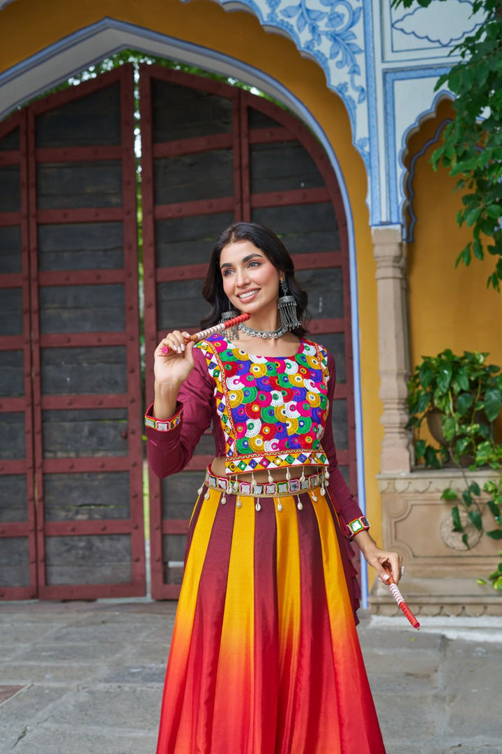 Desinger navaratri Chinnon Lahengha Choli