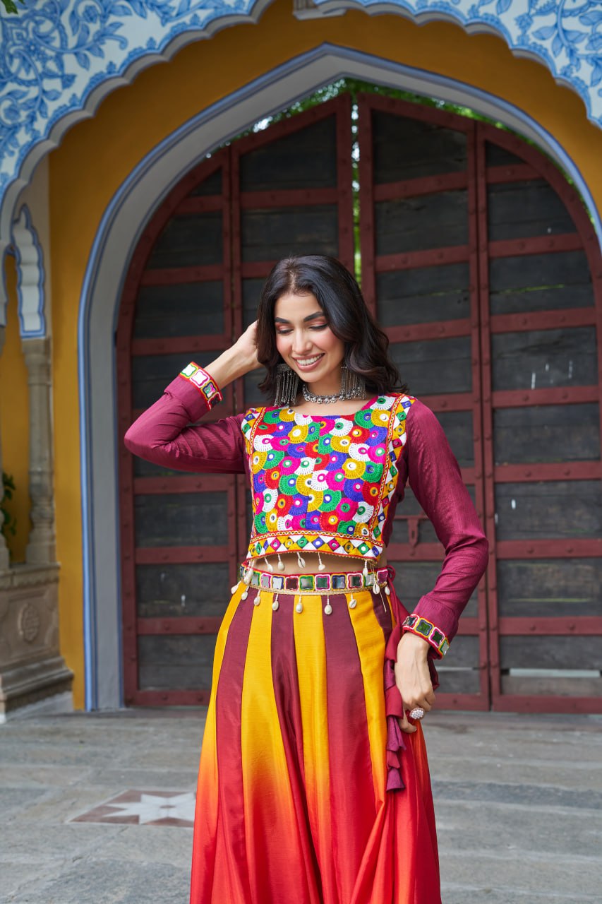 Desinger navaratri Chinnon Lahengha Choli