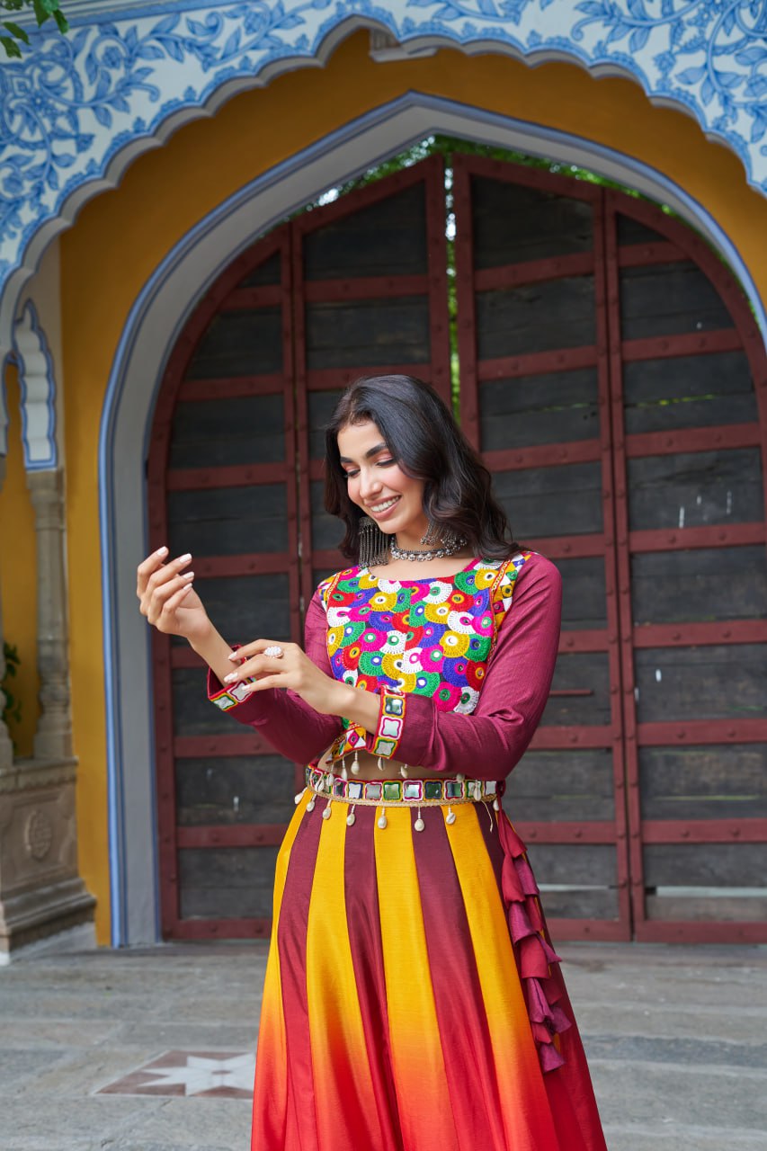 Desinger navaratri Chinnon Lahengha Choli