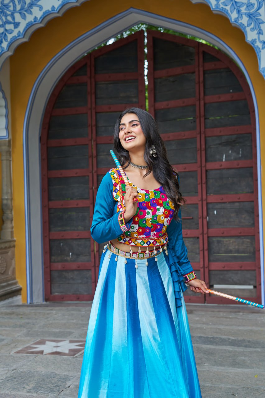 Classic Desinger navaratri Chinnon Lahengha Choli
