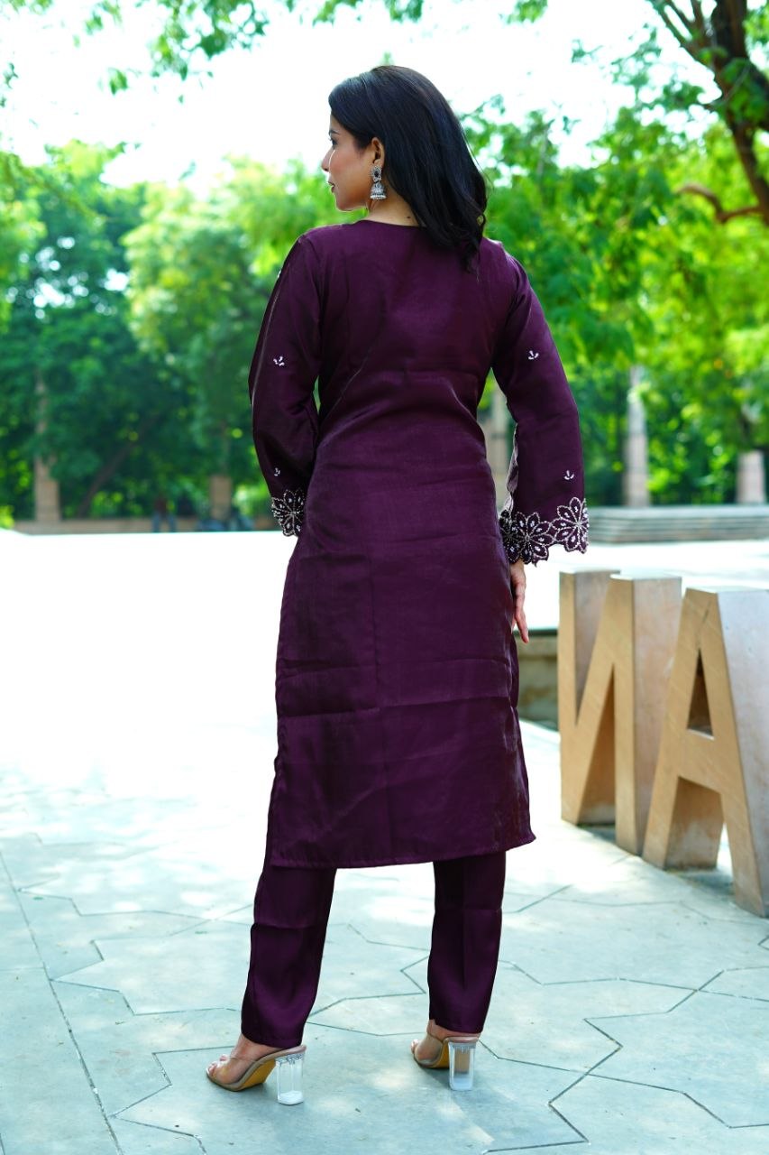 TRANDING 3 PIECE FANCY KURTI-PENT AND BEAUTIFUL DUPATTA SET