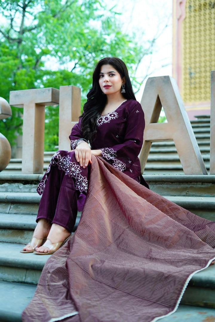 TRANDING 3 PIECE FANCY KURTI-PENT AND BEAUTIFUL DUPATTA SET