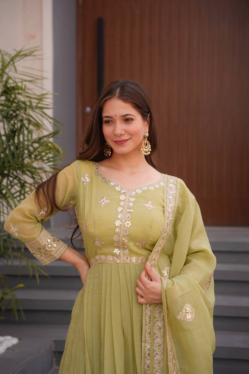 Designer Anarkali Tranding Party Wear Look Gown