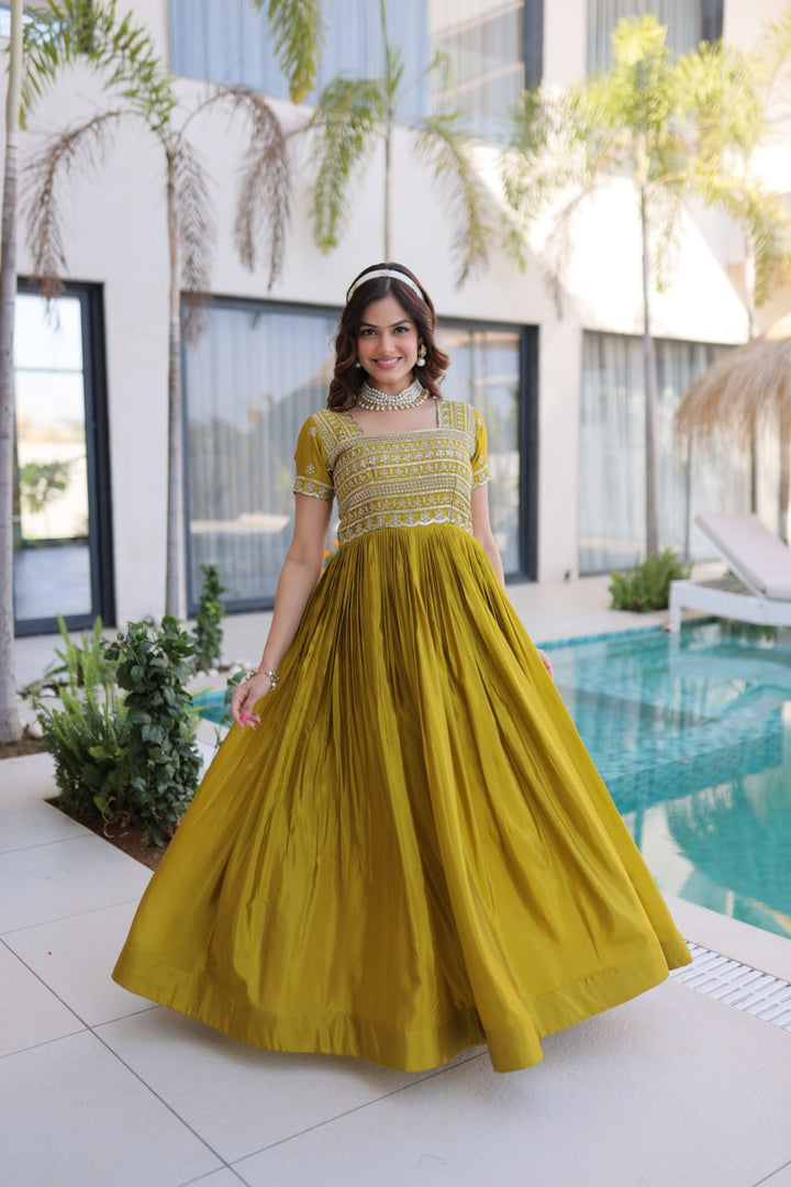 New Designe Mehendi anarkali Gown Set