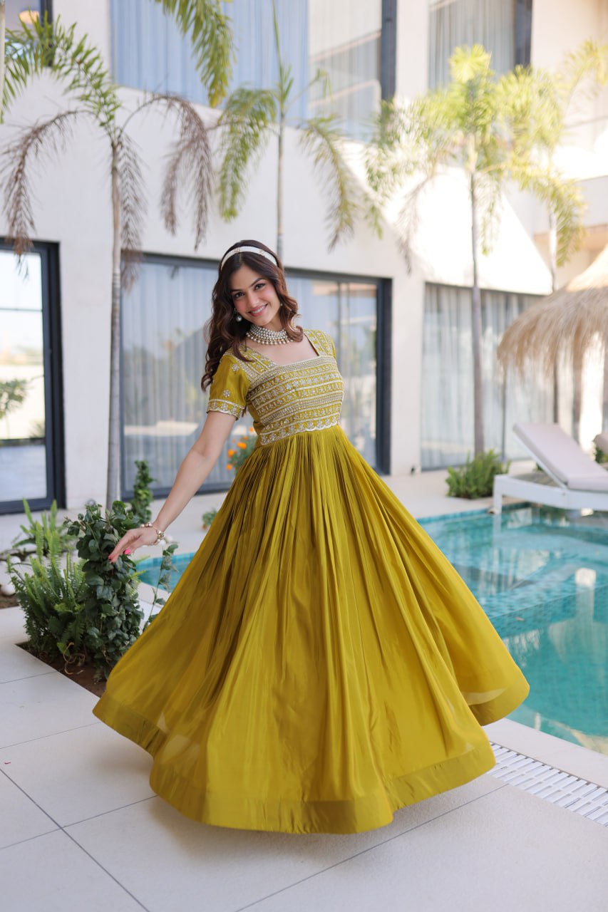 New Designe Mehendi anarkali Gown Set