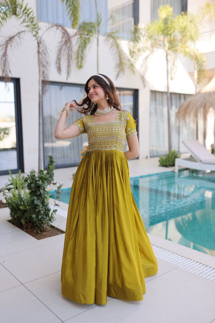 New Designe Mehendi anarkali Gown Set