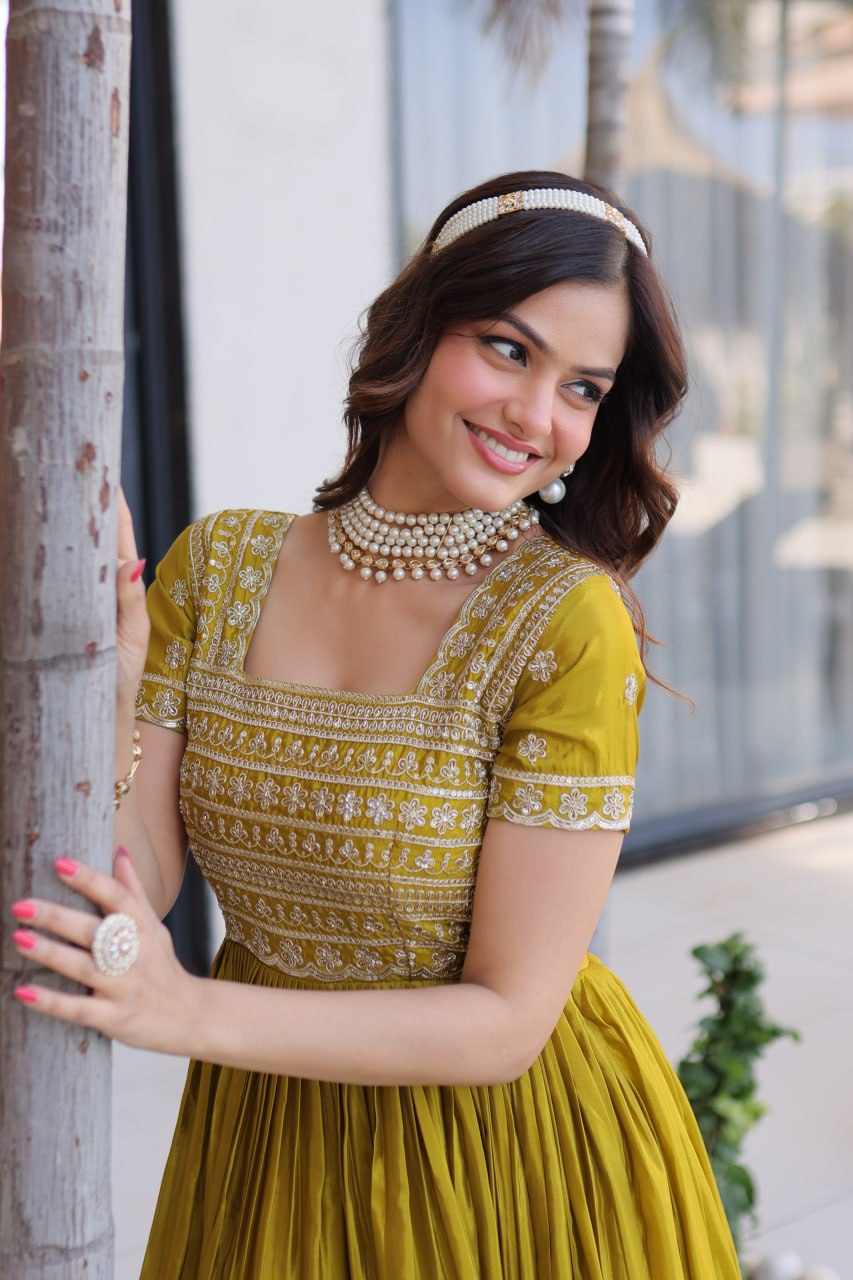New Designe Mehendi anarkali Gown Set