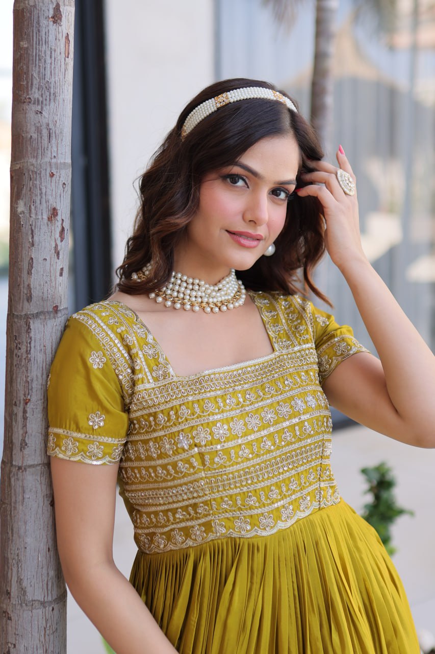 New Designe Mehendi anarkali Gown Set