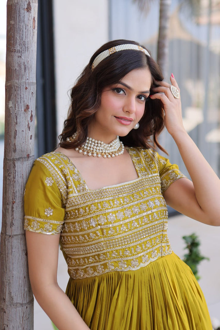 New Designe Mehendi anarkali Gown Set