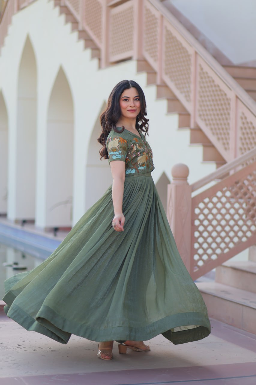 Desinger Silver Crunchy readymad Koti Gown