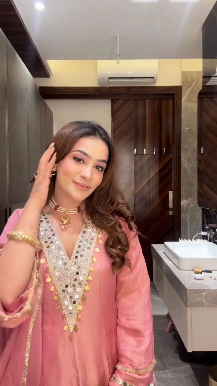 EXCLUSIVE AND TRENDY SARARA  SET